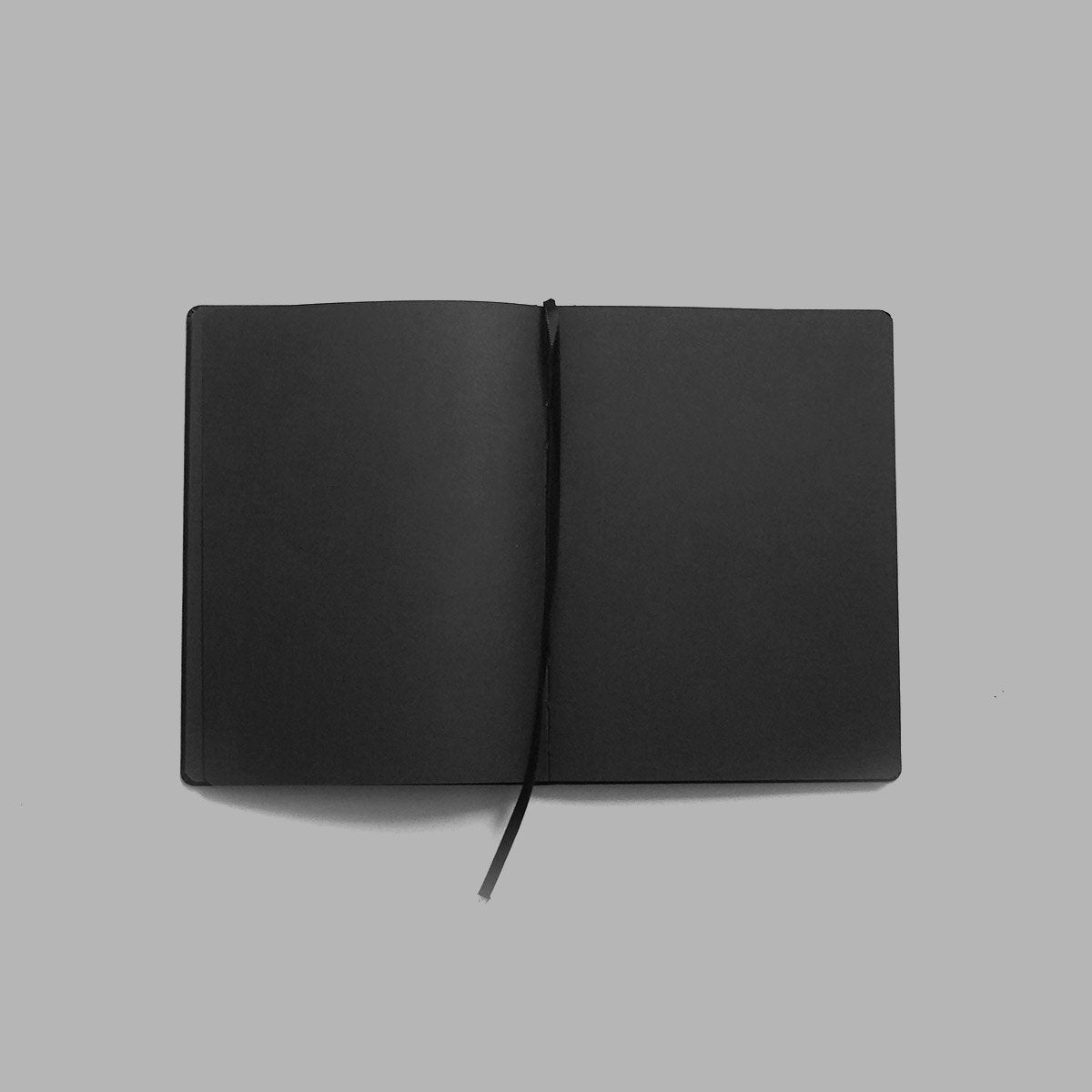 Libreta All Black con Esfero